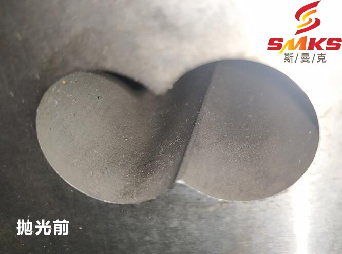 把锈迹斑斑的异形孔抛光成镜面状态！