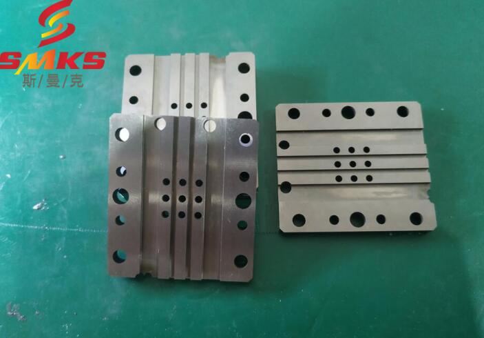 1个模具9个孔，流体抛光机5分钟强力研磨抛光