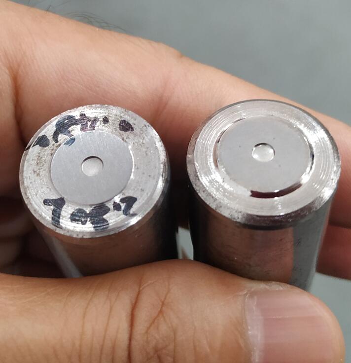  这种盲孔普通流体抛光机抛不成，得用镜面喷砂机 